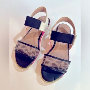 COLE HAAN Sz 6 1/2 Black and Cream Sandals